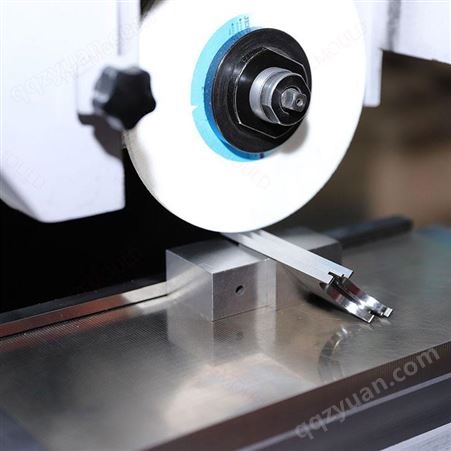 沙迪克火花机EDM放电加工精度3微米清角0.01mm光洁度RA0.2宜泽
